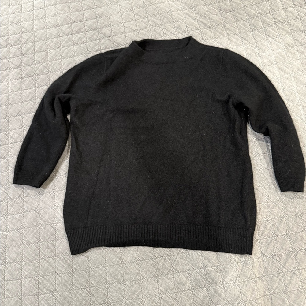 100% Black cashmere Crewneck Sweater for Women